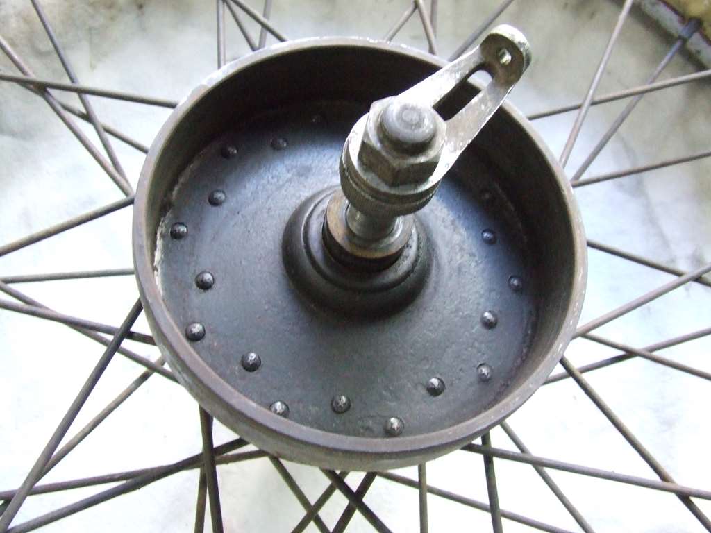 BIANCHI BIANCHINA 125 CC 1953 MOZZO RUOTA POSTERIORE USATO - Clicca l'immagine per chiudere